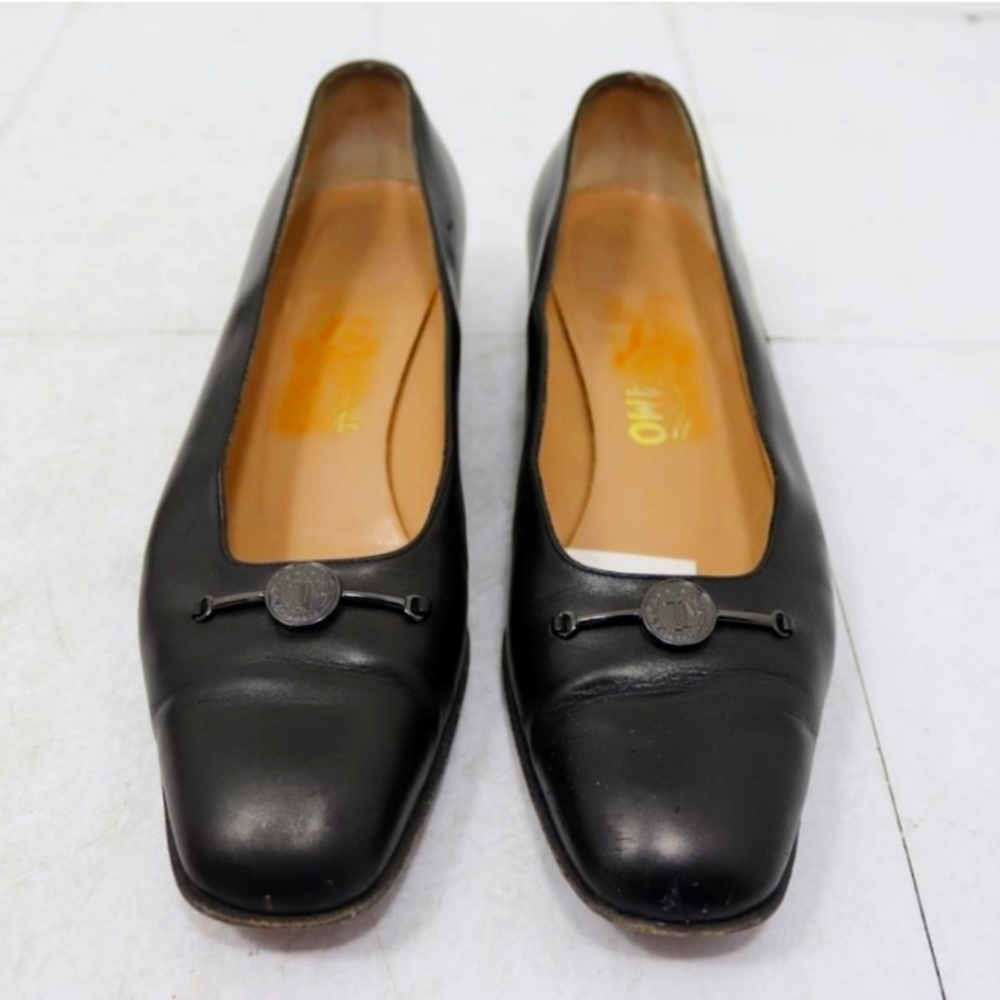 Salvatore Ferragamo Genuine Italian Black Leather Kitten Heels Size Women's 8